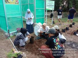 KEGIATAN KKN USD BERSAAMA KADER DI B2SA BUMKAL KARANGMOJO